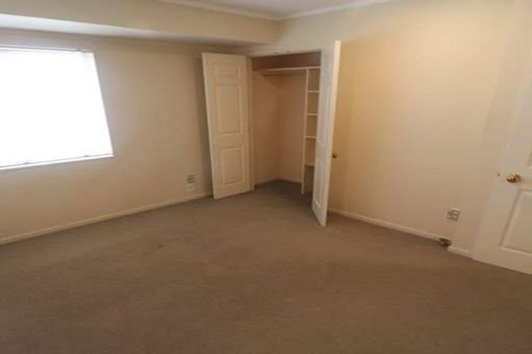 Photo of property in 6 Silkwood Grove, Totara Heights, Auckland, 2105