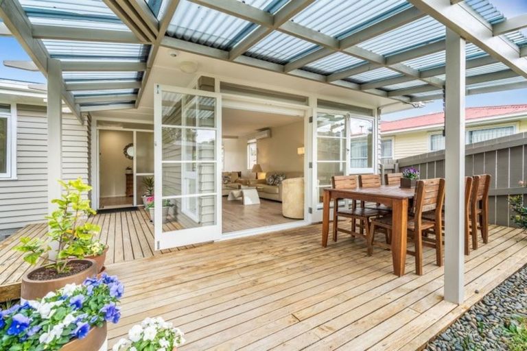 Photo of property in 1/51 Selwyn Crescent, Forrest Hill, Auckland, 0620