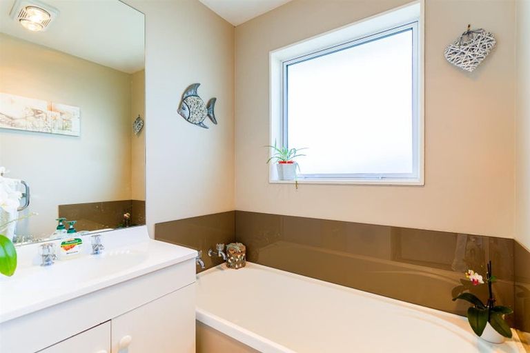 Photo of property in 67a Coopers Road, Dallington, Christchurch, 8061