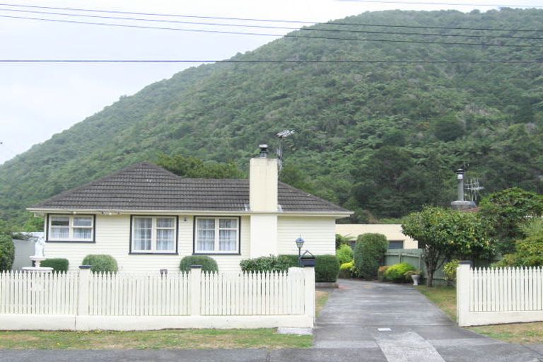 Photo of property in 74 Black Beech Street, Birchville, Upper Hutt, 5018