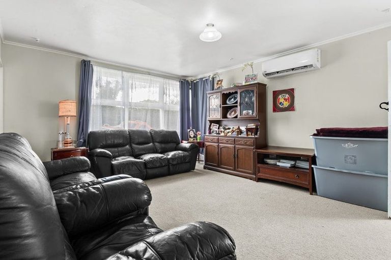 Photo of property in 17 Oxford Road, Manurewa, Auckland, 2102