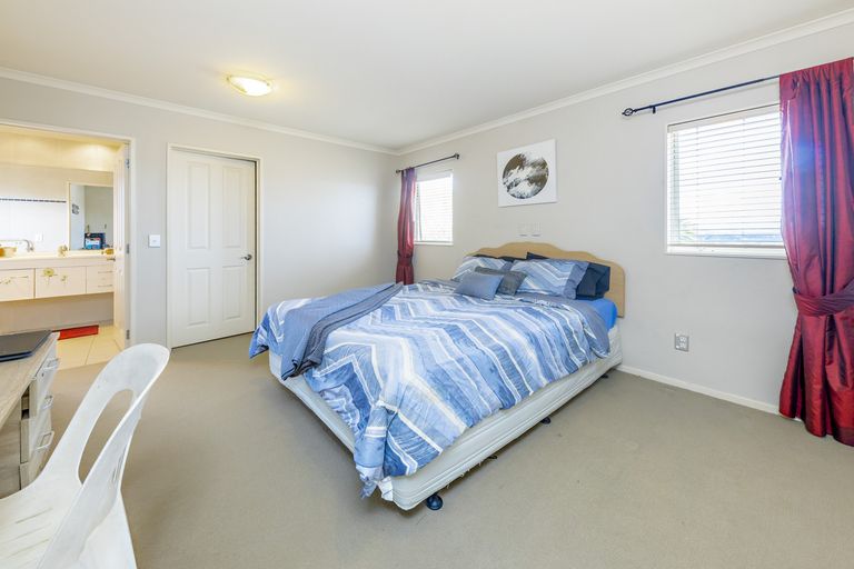 Photo of property in 19 Cairnsvale Rise, Manurewa, Auckland, 2105