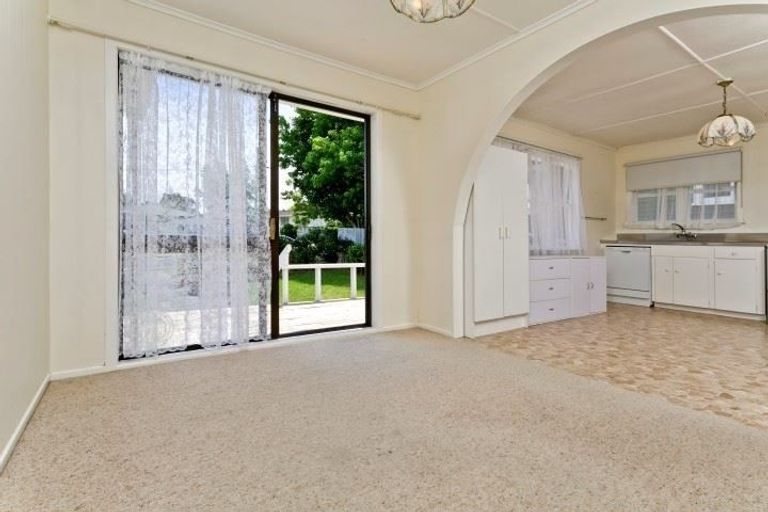 Photo of property in 1/28 Neal Avenue, Glenfield, Auckland, 0629