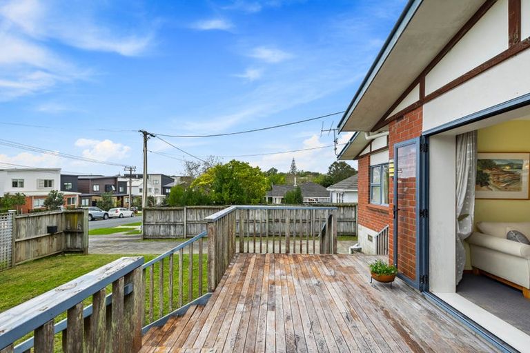 Photo of property in 344 Glengarry Road, Glen Eden, Auckland, 0602