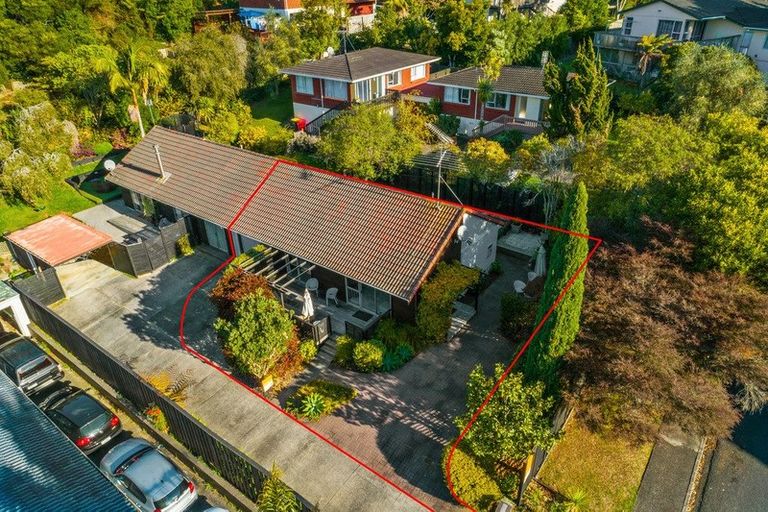 Photo of property in 1/22 Malters Place, Browns Bay, Auckland, 0630