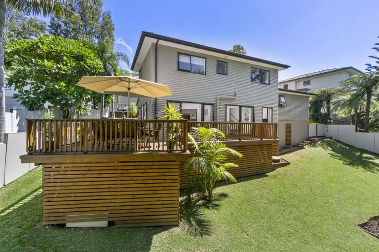 Photo of property in 16b Charmaine Road, Torbay, Auckland, 0630