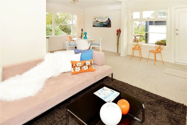 Photo of property in 2/78 Seaview Road, Castor Bay, Auckland, 0620