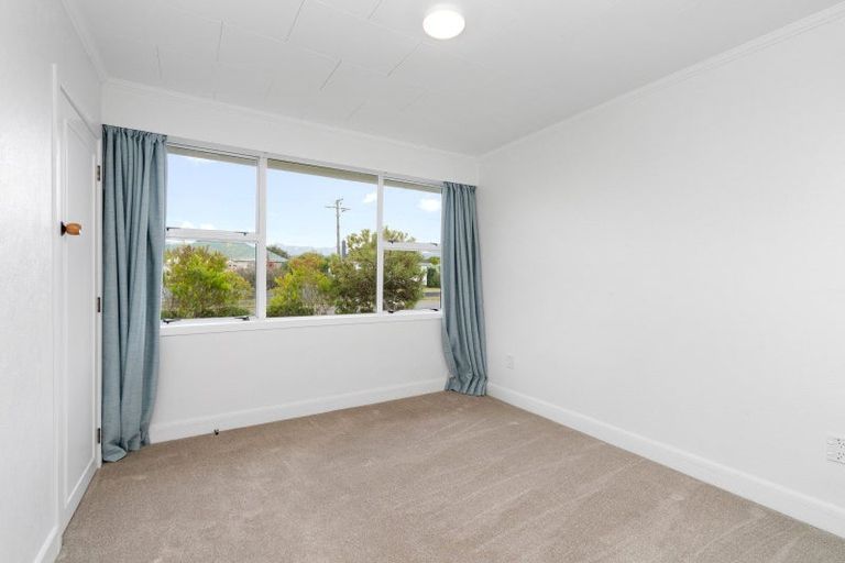 Photo of property in 13 Bowen Street, Levin, 5510