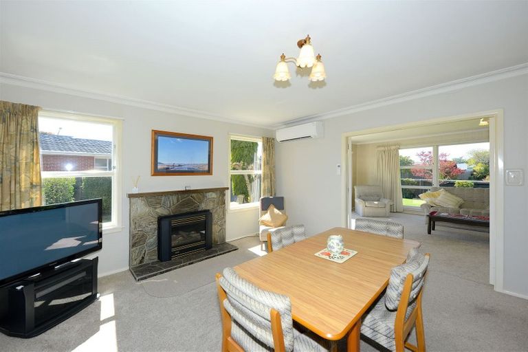 Photo of property in 25 Oakfield Street, Burnside, Christchurch, 8053