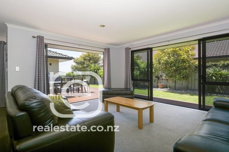 Photo of property in 21 Haden Place, Omokoroa, 3114