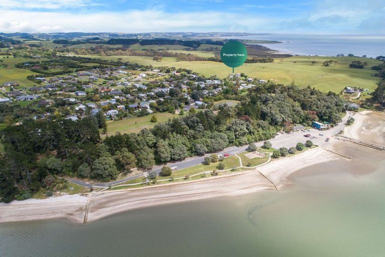 Photo of property in 26 Shelly Beach Road, Shelly Beach, South Head, 0874