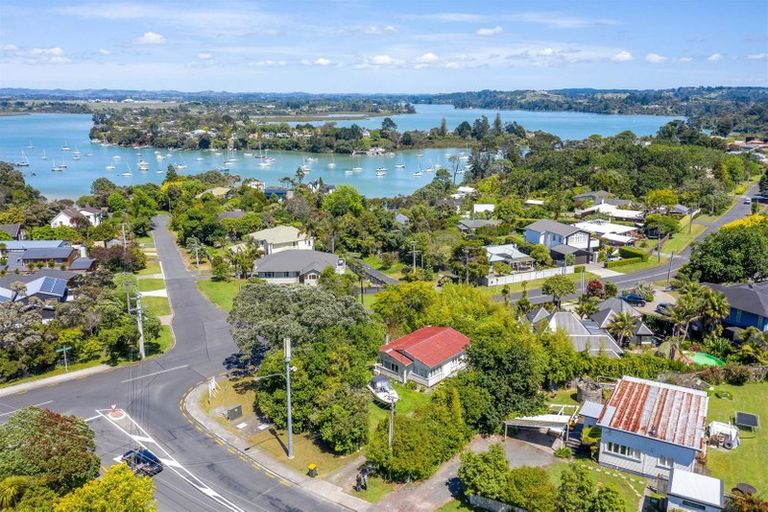 Photo of property in 1 Rame Road, Greenhithe, Auckland, 0632
