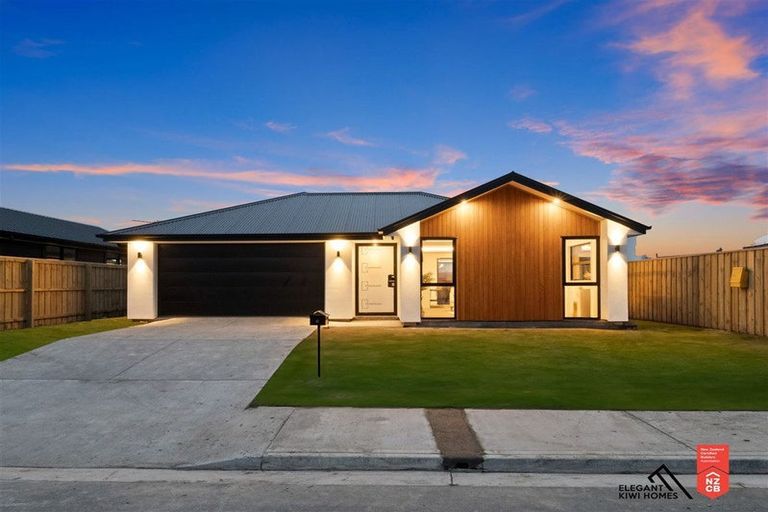 Photo of property in 41 Mehrtens Crescent, Woodend, 7691