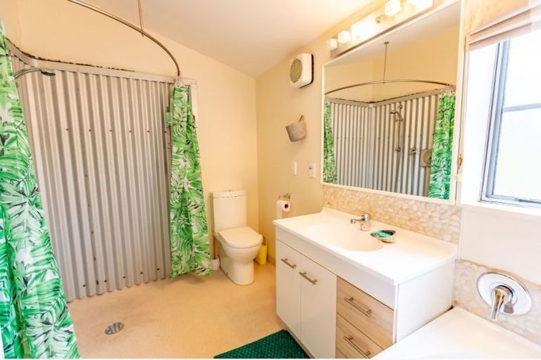 Photo of property in 11b Frimley Terrace, Waikanae Beach, Waikanae, 5036