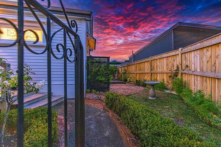 Photo of property in 2c Saint Leonard Street, Saint Johns Hill, Whanganui, 4501