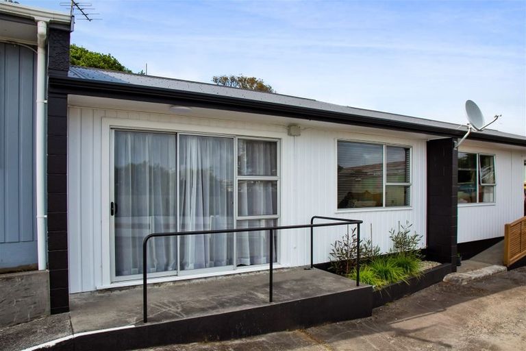 Photo of property in 76b Eliot Street, New Plymouth, 4310