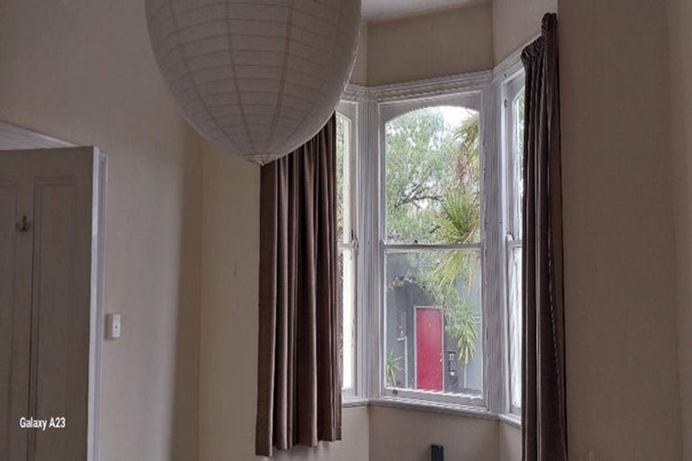 Photo of property in 17a Everton Terrace, Kelburn, Wellington, 6012