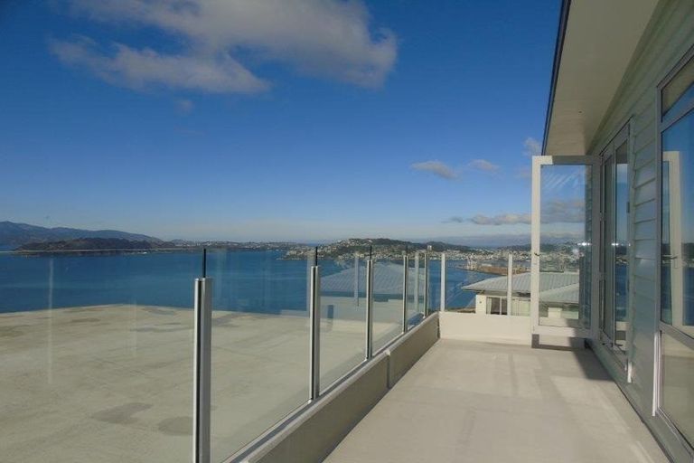 Photo of property in 118a Nicholson Road, Khandallah, Wellington, 6035