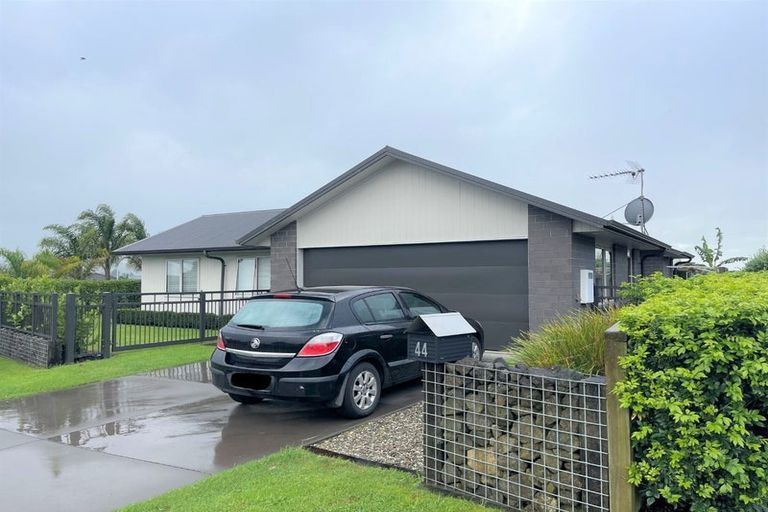 Photo of property in 44 Benmore Crescent, Pyes Pa, Tauranga, 3112