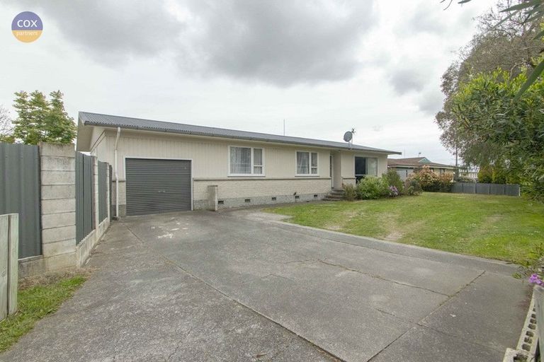 Photo of property in 2 Skerrett Crescent, Tamatea, Napier, 4112