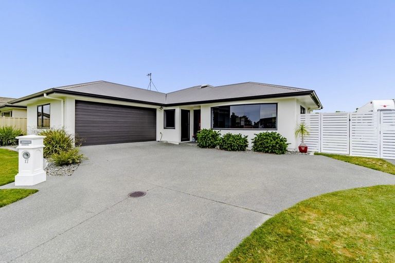 Photo of property in 17 Pania Place, Poraiti, Napier, 4112