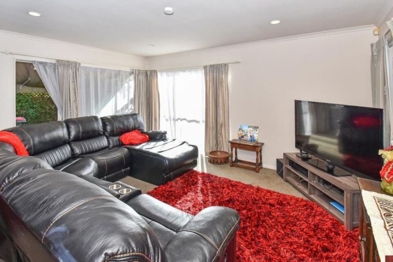 Photo of property in 45e Redoubt Road, Goodwood Heights, Auckland, 2105