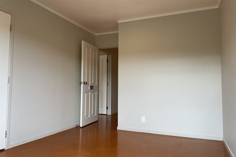 Photo of property in 19 Rayner Road, Piha, New Lynn, 0772