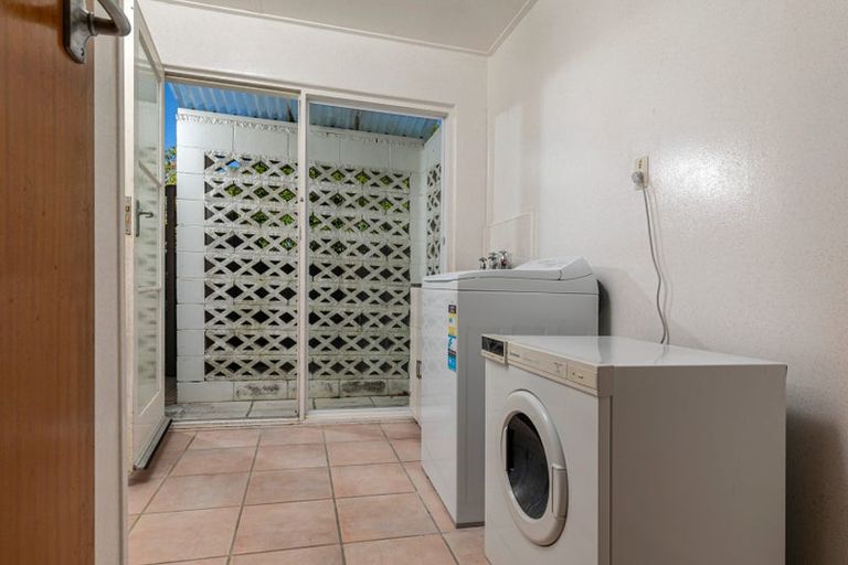 Photo of property in 71 Pleasant Road, Glen Eden, Auckland, 0602