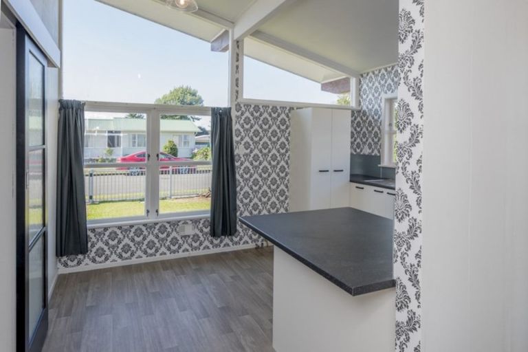 Photo of property in 4 Weld Street, Levin, 5510
