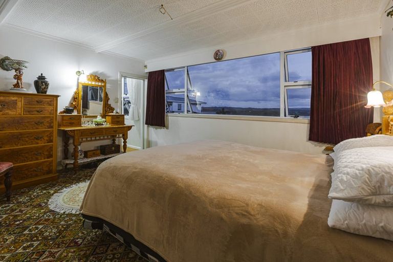 Photo of property in 107 Pah Road, Cockle Bay, Auckland, 2014