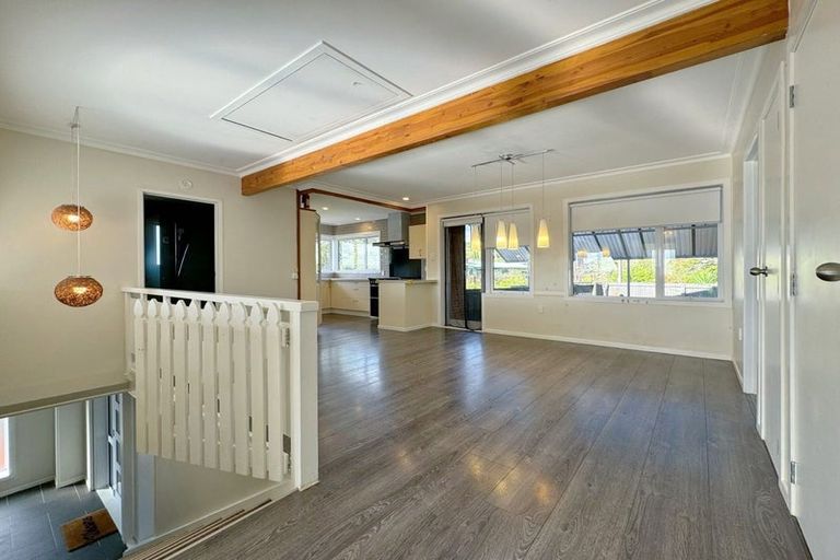 Photo of property in 273 Henderson Valley Road, Henderson, Auckland, 0612
