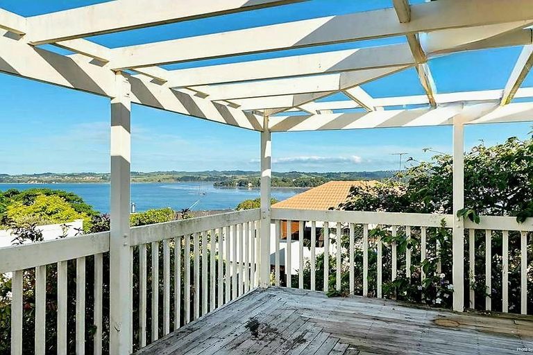 Photo of property in 107 Pah Road, Cockle Bay, Auckland, 2014