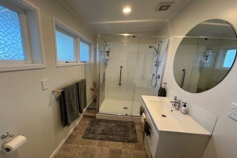 Photo of property in 18 Karachi Crescent, Khandallah, Wellington, 6035