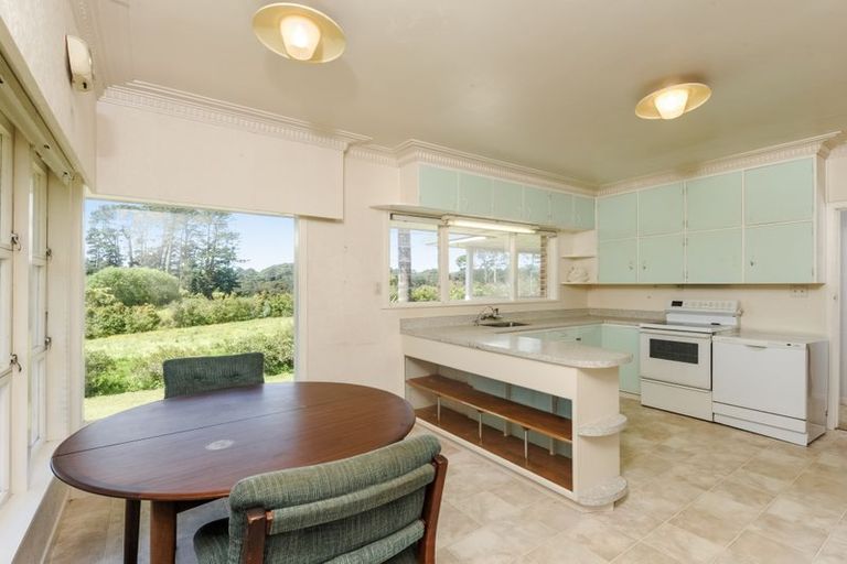 Photo of property in 40 Shaw Road, Oratia, Auckland, 0604