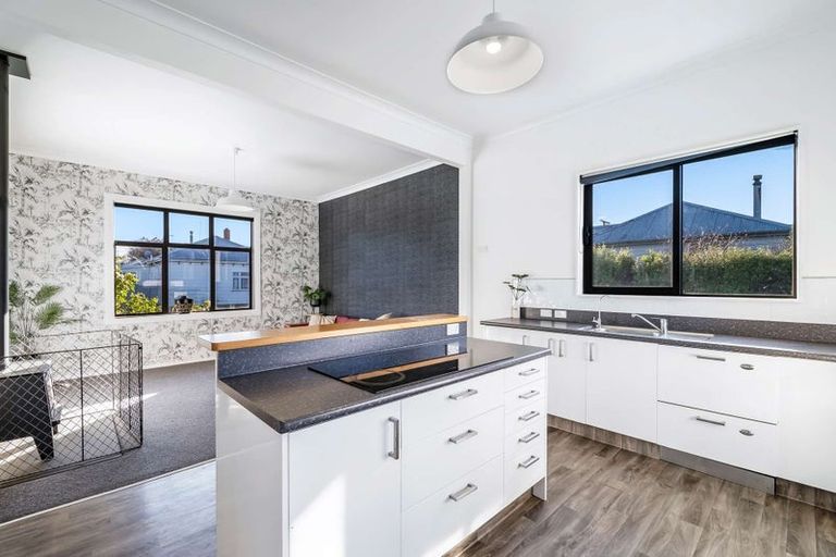 Photo of property in 16 Douglas Street, Balclutha, 9230