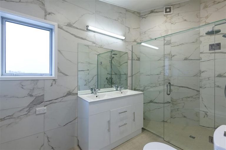 Photo of property in 88 Hadfield Street, Beach Haven, Auckland, 0626