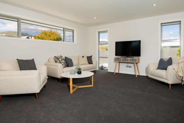 Photo of property in 51 Molyneux Avenue, Cromwell, 9310