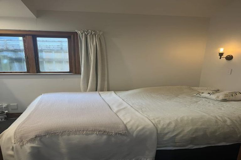 Photo of property in 12 Puriri Street, Eastbourne, Lower Hutt, 5013