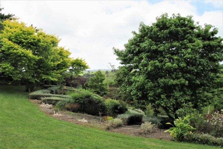 Photo of property in 374 Mangaone Road, Halcombe, Feilding, 4779