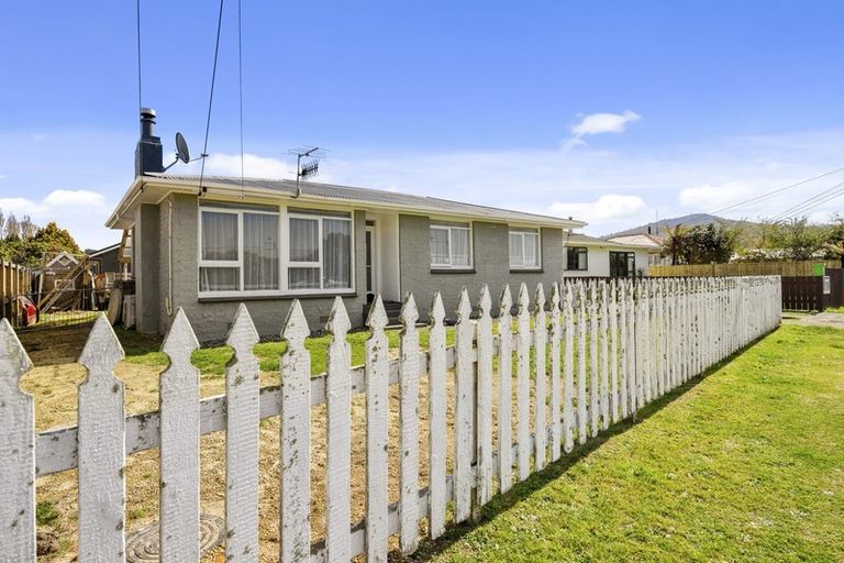 Photo of property in 8 Kahu Street, Utuhina, Rotorua, 3015