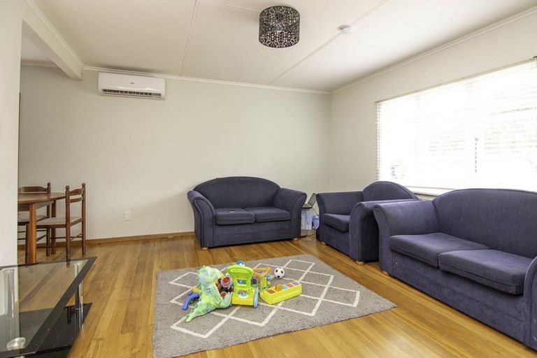 Photo of property in 1 Oriana Place, Highbury, Palmerston North, 4412