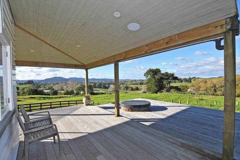 Photo of property in 197 Pukenui Road, Kaiwaka, 0573