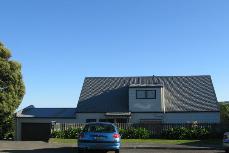Photo of property in 6 Aldersgate Grove, Stokes Valley, Lower Hutt, 5019