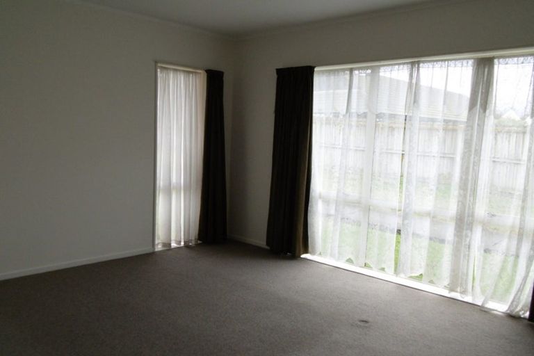 Photo of property in 8 Waylen Place, Burswood, Auckland, 2013