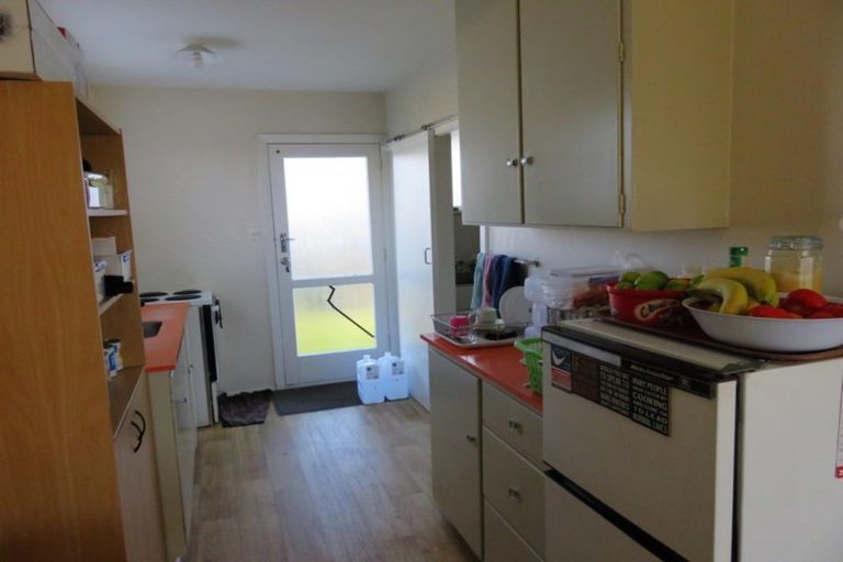 Photo of property in 1 Middlepark Road, Sockburn, Christchurch, 8042