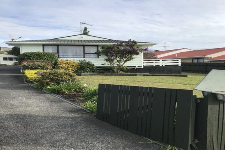 Photo of property in 5 Mataura Place, Clover Park, Auckland, 2019