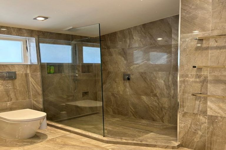 Photo of property in 122 Aeroview Drive, Beach Haven, Auckland, 0626