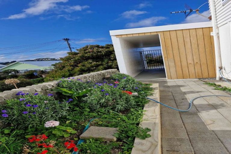 Photo of property in 39 Milne Terrace, Island Bay, Wellington, 6023