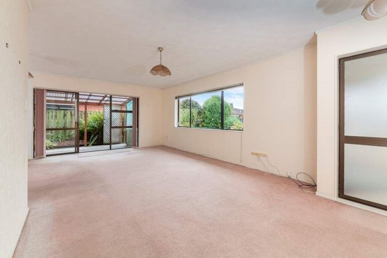 Photo of property in 9/39 Swanson Road, Henderson, Auckland, 0610