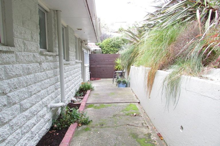 Photo of property in 2/26 Voelas Road, Lyttelton, 8082